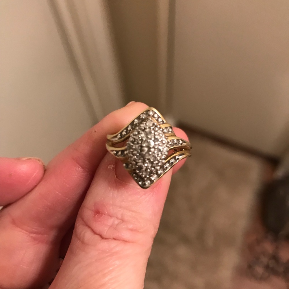 Ring small diamonds
